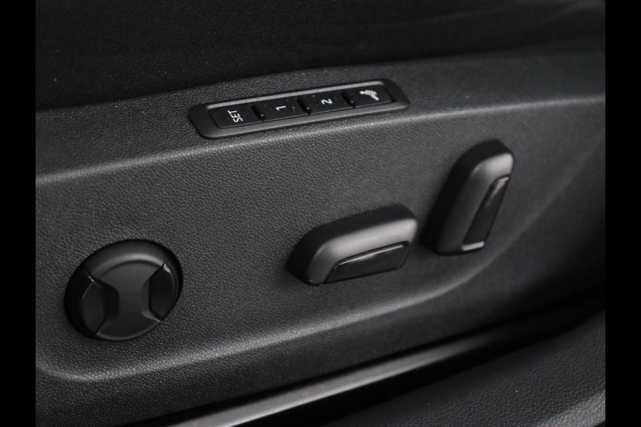 Škoda Octavia 1.4 TSI RS iV PHEV Business | Panoramadak | Head-Up | Leder/Alcantara | Stoelverwarming | Memory | Camera | Carplay | Matrix LED | Achterbankverwarming | Adaptive cruise | Plug In