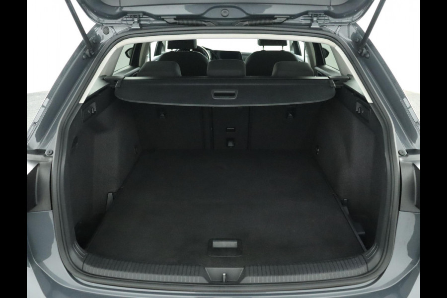 Volkswagen GOLF Variant 1.0 eTSI Life Automaat|Achteruitrijcamera|Trekhaak