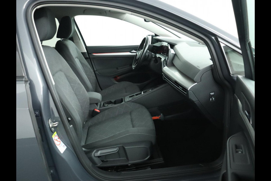 Volkswagen GOLF Variant 1.0 eTSI Life Automaat|Achteruitrijcamera|Trekhaak