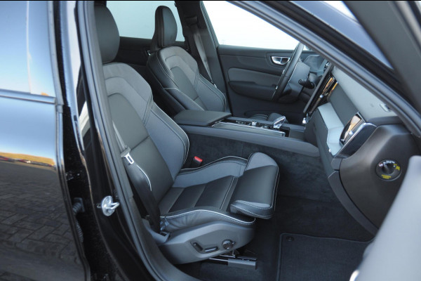 Volvo XC60 T6 350PK Automaat AWD Plus Black Edition / Adaptieve cruise control / BLIS / Panoramadak / Stoel - en stuurverwarming / Keyless entry / Elektrische stoelen / Parkeersensoren met 360 camera