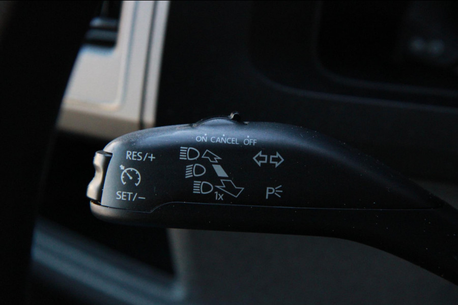 Volkswagen Transporter 2.0 TDI 102PK L2H1 Trekhaak / Cruise / Navi