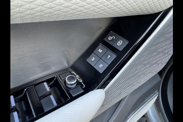 Land Rover Range Rover Velar 3.0 V6 AWD R-Dynamic HSE | Panoramadak | Camera | 22 Inch Lichtmetalen Velgen | Navigatie |