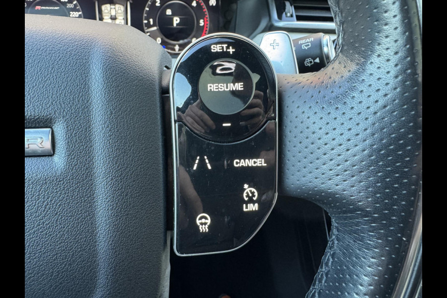 Land Rover Range Rover Velar 3.0 V6 AWD R-Dynamic HSE | Panoramadak | Camera | 22 Inch Lichtmetalen Velgen | Navigatie |