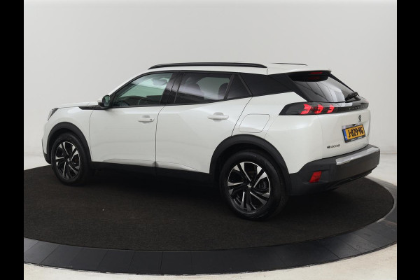 Peugeot e-2008 EV Allure 50 kWh | 3 Fase | Panoramadak | Adaptive cruise | Keyless | Camera | Carplay | Half leder | Navigatie