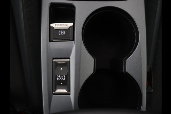 Peugeot e-2008 EV Allure 50 kWh | 3 Fase | Panoramadak | Adaptive cruise | Keyless | Camera | Carplay | Half leder | Navigatie