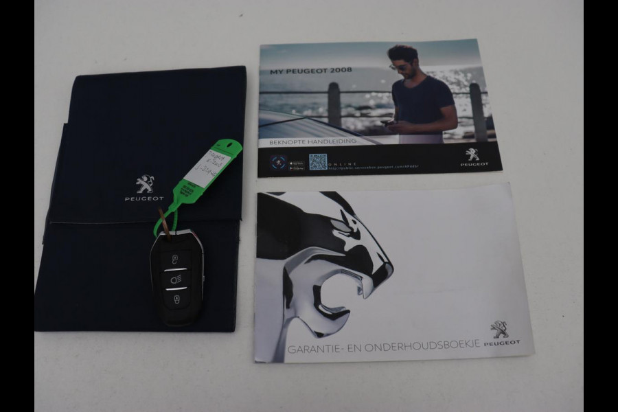 Peugeot e-2008 EV Allure 50 kWh | 3 Fase | Panoramadak | Adaptive cruise | Keyless | Camera | Carplay | Half leder | Navigatie