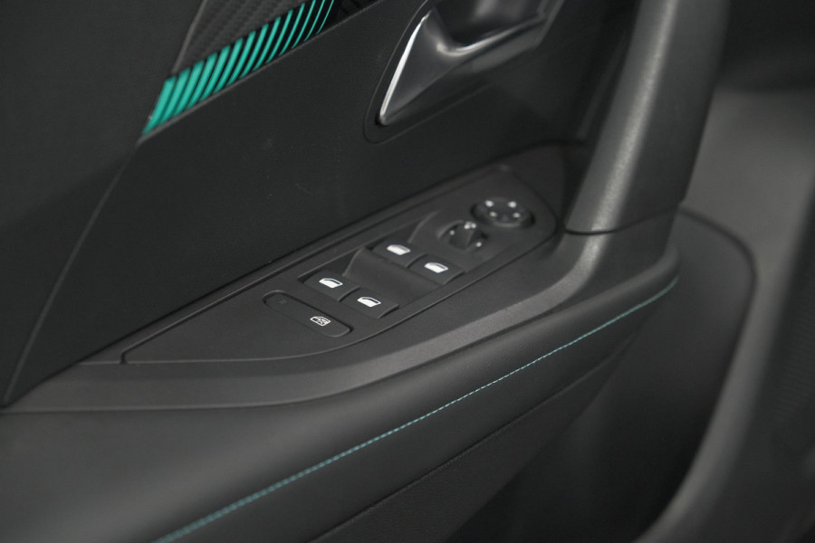 Peugeot 2008 PureTech 130 EAT8 Allure | Camera | Navigatie | Apple Carplay | Parkeersensoren
