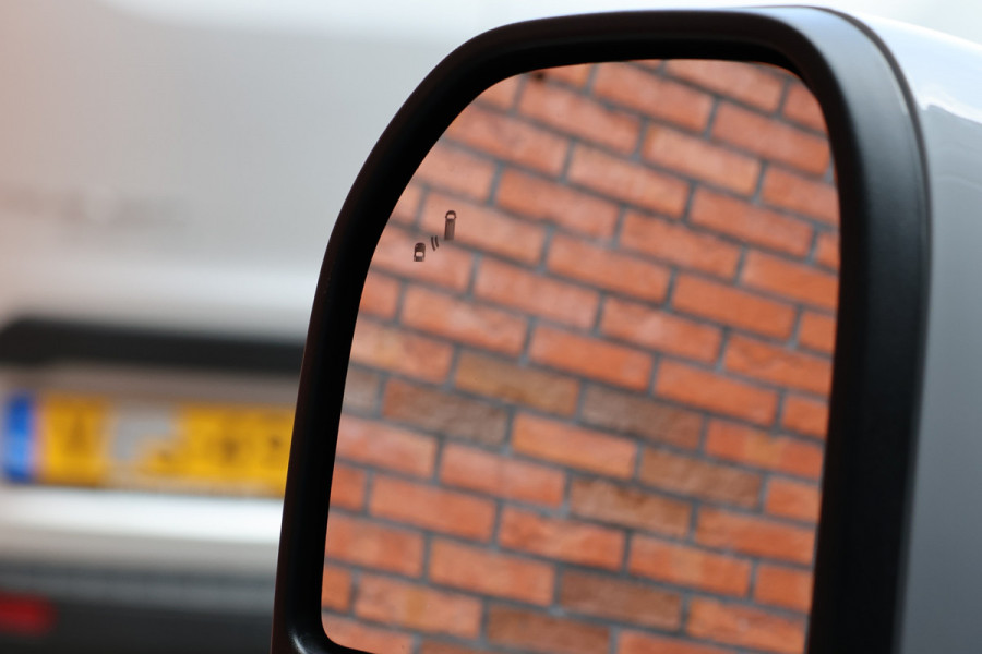 Ford Transit Custom 300 2.0 TDCI L2H1 Sport 170 PK DC | Dubbel Cabine | 360 Camera | ACC | Blind Spot | Navigatie | Camera | CarPlay | Lane Assist | Elek. Trekhaak | 5-Zitter | BPM VRIJ | Verlengde fabrieksgarantie tot 12-2029