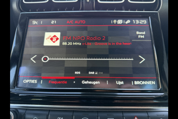 Citroën C3 Aircross 110pk Shine (Camera - Keyless Entry - Automatische Airco - LED - Navigatie - Apple Carplay - Parkeersensoren)