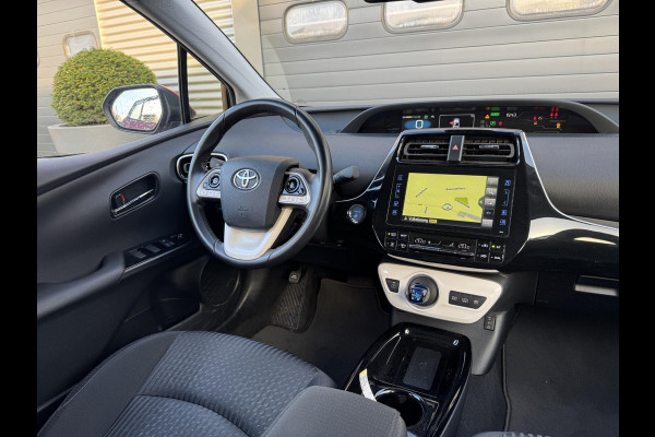 Toyota Prius 1.8 Plug-in Executive | Navigatie | Camera | DAB | Lichtmetalen Velgen |