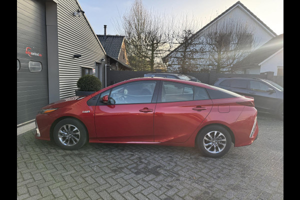 Toyota Prius 1.8 Plug-in Executive | Navigatie | Camera | DAB | Lichtmetalen Velgen |