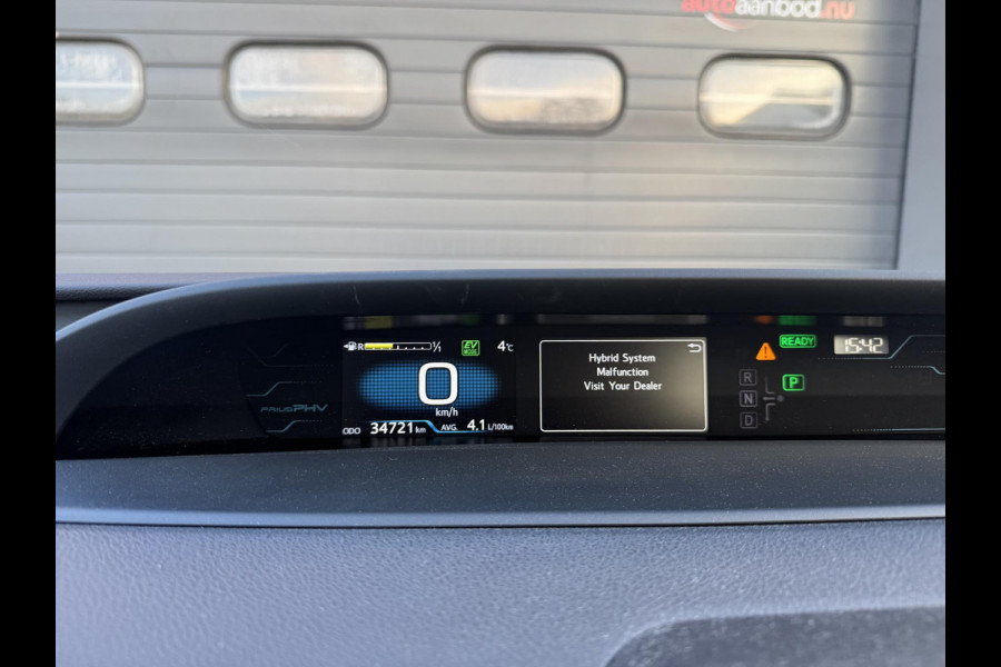 Toyota Prius 1.8 Plug-in Executive | Navigatie | Camera | DAB | Lichtmetalen Velgen |