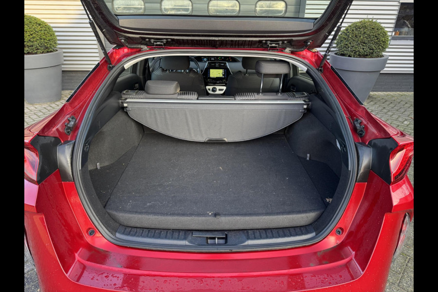 Toyota Prius 1.8 Plug-in Executive | Navigatie | Camera | DAB | Lichtmetalen Velgen |