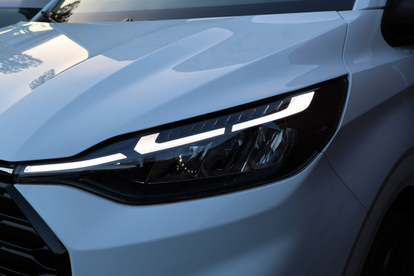 Ford Transit Custom 320 2.0 TDCI L2H1 Limited DC | Dubbel Cabine | ACC | Blind Spot | Navigatie | Camera | CarPlay | Lane Assist | Trekhaak | BPM VRIJ | Verlengde fabrieksgarantie tot 12-2029 | 5-Zitter