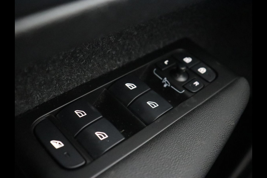 Volvo XC40 1.5 T4 Recharge R Design | Adaptive cruise | Harman/Kardon | Carplay | Navigatie | Keyless | Full LED | Verwarmde voorruit | Parkeerhulp | PHEV | Plug In
