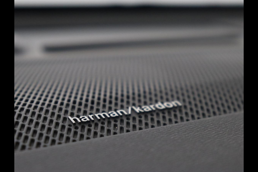 Volvo XC40 1.5 T4 Recharge R Design | Adaptive cruise | Harman/Kardon | Carplay | Navigatie | Keyless | Full LED | Verwarmde voorruit | Parkeerhulp | PHEV | Plug In