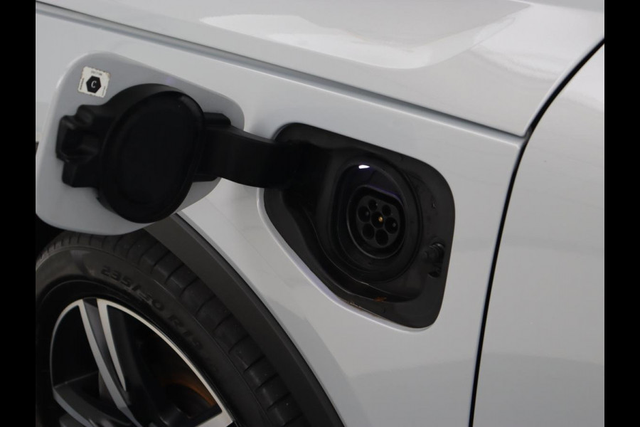Volvo XC40 1.5 T4 Recharge R Design | Adaptive cruise | Harman/Kardon | Carplay | Navigatie | Keyless | Full LED | Verwarmde voorruit | Parkeerhulp | PHEV | Plug In