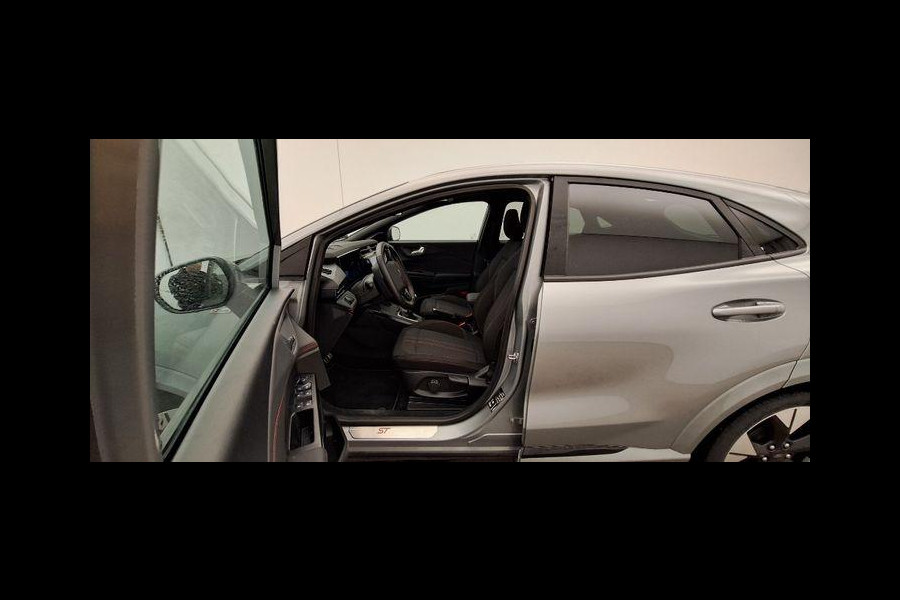 Ford Puma 1.0 EcoBoost Hybrid ST-Line 125pk | Winterpack | Driver Assistance Pack | Trekhaak afneembaar | Panorama dak | Matrix Led | 19 inch licht metaal | Reserve wiel | Comfort Pack