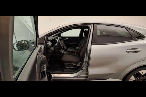 Ford Puma 1.0 EcoBoost Hybrid ST-Line 125pk | Winterpack | Driver Assistance Pack | Trekhaak afneembaar | Panorama dak | Matrix Led | 19 inch licht metaal | Reserve wiel | Comfort Pack