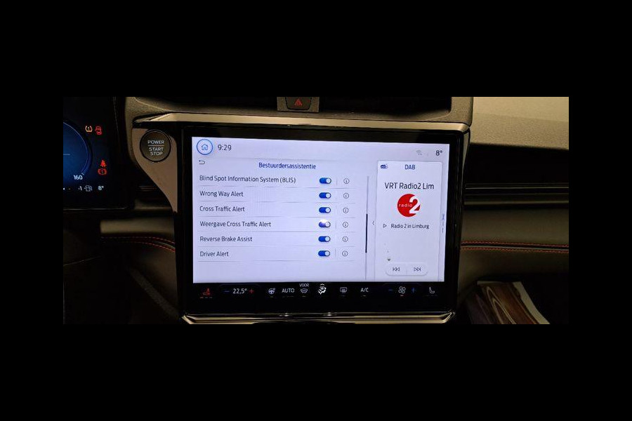 Ford Puma 1.0 EcoBoost Hybrid ST-Line 125pk | Winterpack | Driver Assistance Pack | Trekhaak afneembaar | Panorama dak | Matrix Led | 19 inch licht metaal | Reserve wiel | Comfort Pack