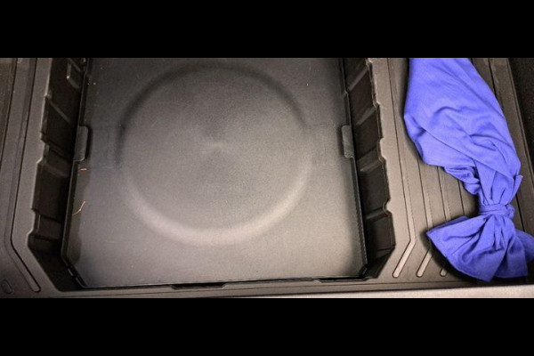 Ford Puma 1.0 EcoBoost Hybrid ST-Line 125pk | Winterpack | Driver Assistance Pack | Trekhaak afneembaar | Panorama dak | Matrix Led | 19 inch licht metaal | Reserve wiel | Comfort Pack