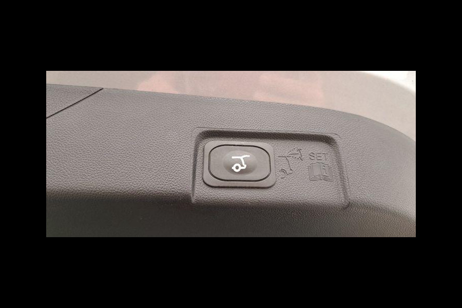 Ford Puma 1.0 EcoBoost Hybrid ST-Line 125pk | Winterpack | Driver Assistance Pack | Trekhaak afneembaar | Panorama dak | Matrix Led | 19 inch licht metaal | Reserve wiel | Comfort Pack