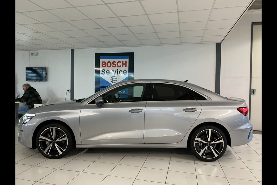 Audi A3 Limousine 35 TFSI Business edition Adaptieve cruise contr. + Parkeerassistent