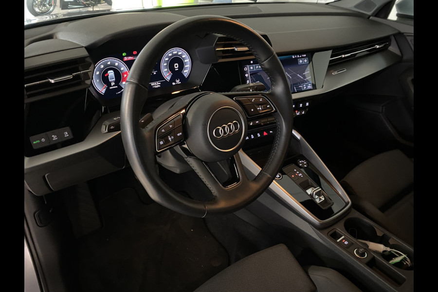 Audi A3 Limousine 35 TFSI Business edition Adaptieve cruise contr. + Parkeerassistent