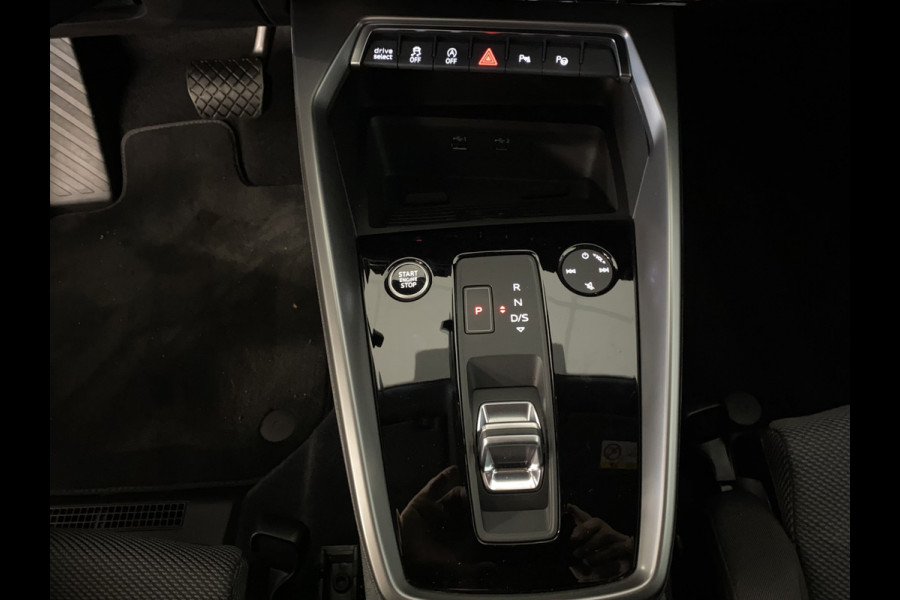 Audi A3 Limousine 35 TFSI Business edition Adaptieve cruise contr. + Parkeerassistent