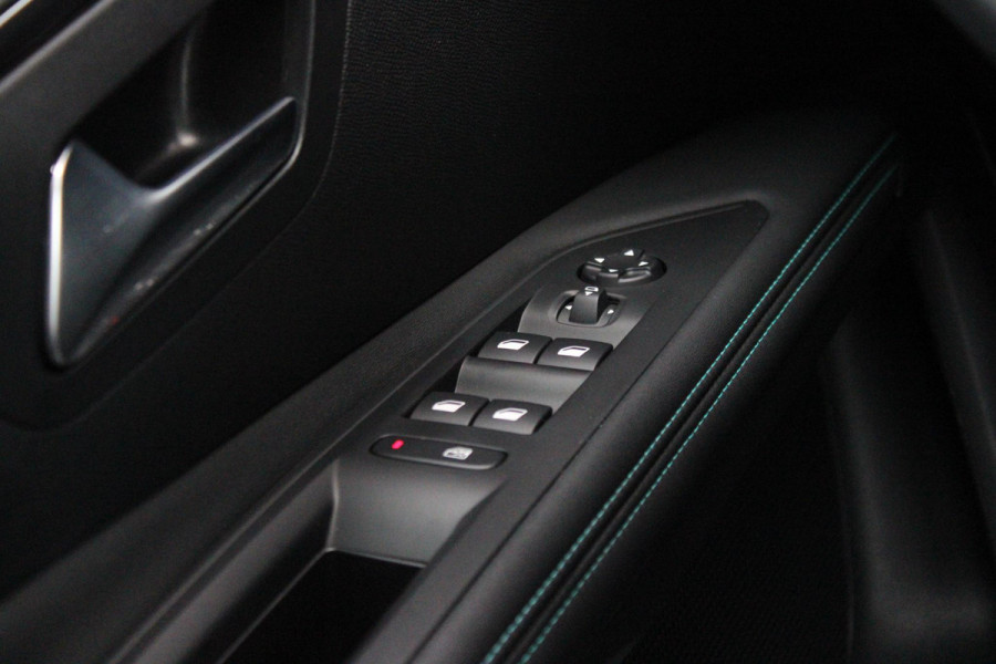 Peugeot 3008 1.6 HYbrid 180PK ALLURE PACK BUSINESS | STOEL VERWARMING | APPLE CARPLAY/ANDROID AUTO | NAVIGATIE | ACHTERUITRIJ CAMERA | KEYLESS ENTRY/START | LICHTMETALEN VELGEN 18" | DAB+ RADIO | LED KOPLAMPEN | CRUISE CONTROL | CLIMATE CONTROL |