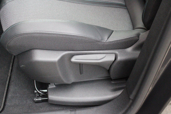 Peugeot 3008 1.6 HYbrid 180PK ALLURE PACK BUSINESS | STOEL VERWARMING | APPLE CARPLAY/ANDROID AUTO | NAVIGATIE | ACHTERUITRIJ CAMERA | KEYLESS ENTRY/START | LICHTMETALEN VELGEN 18" | DAB+ RADIO | LED KOPLAMPEN | CRUISE CONTROL | CLIMATE CONTROL |