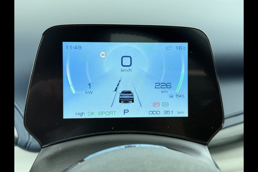 BYD ATTO 3 Comfort 60kWh Pano-dak Leer+Elektr.Verst. Warmtepomp Adaptieve Cruise 360°Camera Apple Carplay Android Auto Elektr.Achterklep De Verkeersbord detectie WiFi DAB Led Rijstrooksensor Keyless Smartphone Entry S.O.H. 96% Fabrieksgarantie tot 20-12-2028/150.000km Garantie op de LFP Accu tot 12-12-2030/200.000km €44.000,- Nieuw!