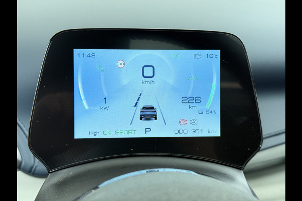 BYD ATTO 3 Comfort 60kWh Pano-dak Leer+Elektr.Verst. Warmtepomp Adaptieve Cruise 360°Camera Apple Carplay Android Auto Elektr.Achterklep De Verkeersbord detectie WiFi DAB Led Rijstrooksensor Keyless Smartphone Entry S.O.H. 96% Fabrieksgarantie tot 20-12-2028/150.000km Garantie op de LFP Accu tot 12-12-2030/200.000km €44.000,- Nieuw!