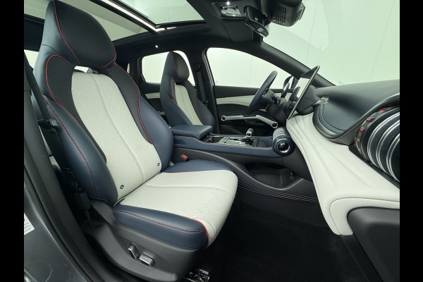 BYD ATTO 3 Comfort 60kWh Pano-dak Leer+Elektr.Verst. Warmtepomp Adaptieve Cruise 360°Camera Apple Carplay Android Auto Elektr.Achterklep De Verkeersbord detectie WiFi DAB Led Rijstrooksensor Keyless Smartphone Entry S.O.H. 96% Fabrieksgarantie tot 20-12-2028/150.000km Garantie op de LFP Accu tot 12-12-2030/200.000km €44.000,- Nieuw!