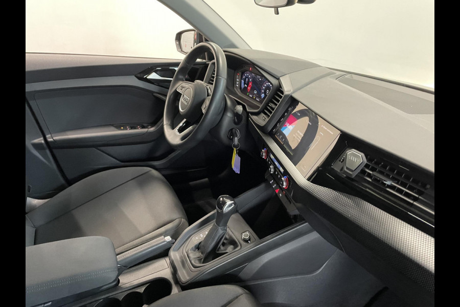 Audi A1 Sportback 1.0 TFSI Sportback AUT NAV Navigatie Apple Carplay/Android Auto Parkeersensoren Cruise Control Climate Control Lichtmetalen velgen