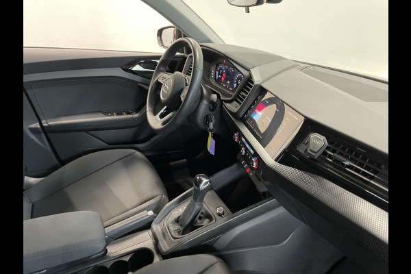 Audi A1 Sportback 1.0 TFSI Sportback AUT NAV Navigatie Apple Carplay/Android Auto Parkeersensoren Cruise Control Climate Control Lichtmetalen velgen