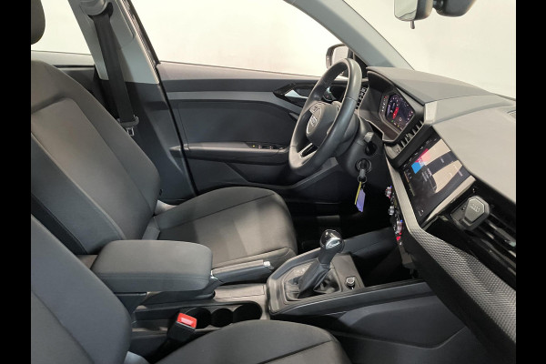 Audi A1 Sportback 1.0 TFSI Sportback AUT NAV Navigatie Apple Carplay/Android Auto Parkeersensoren Cruise Control Climate Control Lichtmetalen velgen