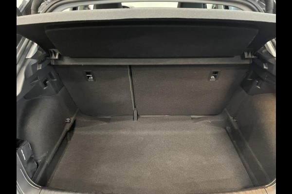 Audi A1 Sportback 1.0 TFSI Sportback AUT NAV Navigatie Apple Carplay/Android Auto Parkeersensoren Cruise Control Climate Control Lichtmetalen velgen