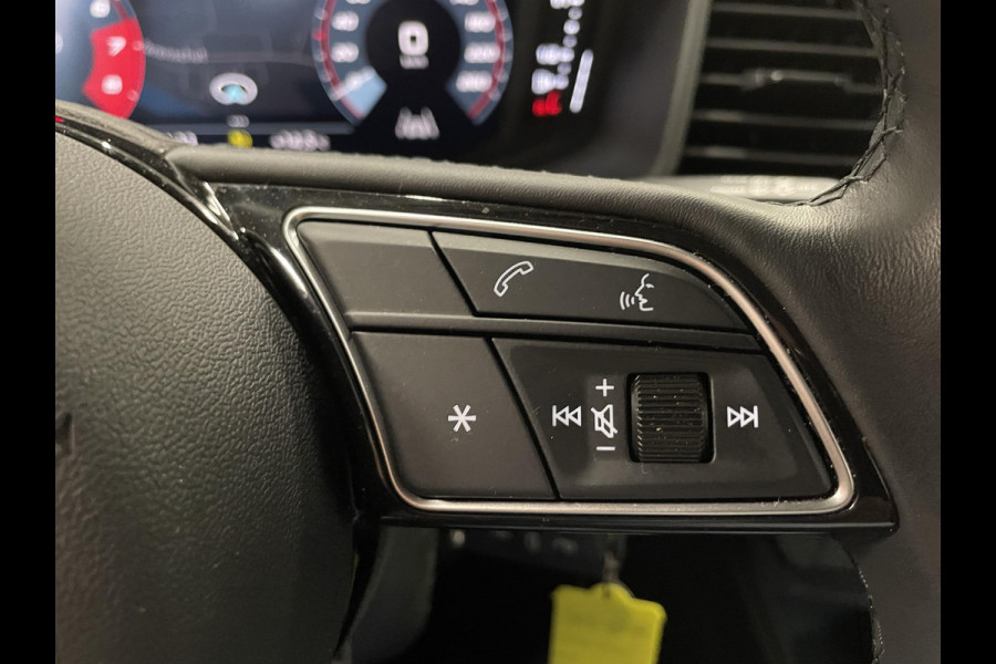 Audi A1 Sportback 1.0 TFSI Sportback AUT NAV Navigatie Apple Carplay/Android Auto Parkeersensoren Cruise Control Climate Control Lichtmetalen velgen