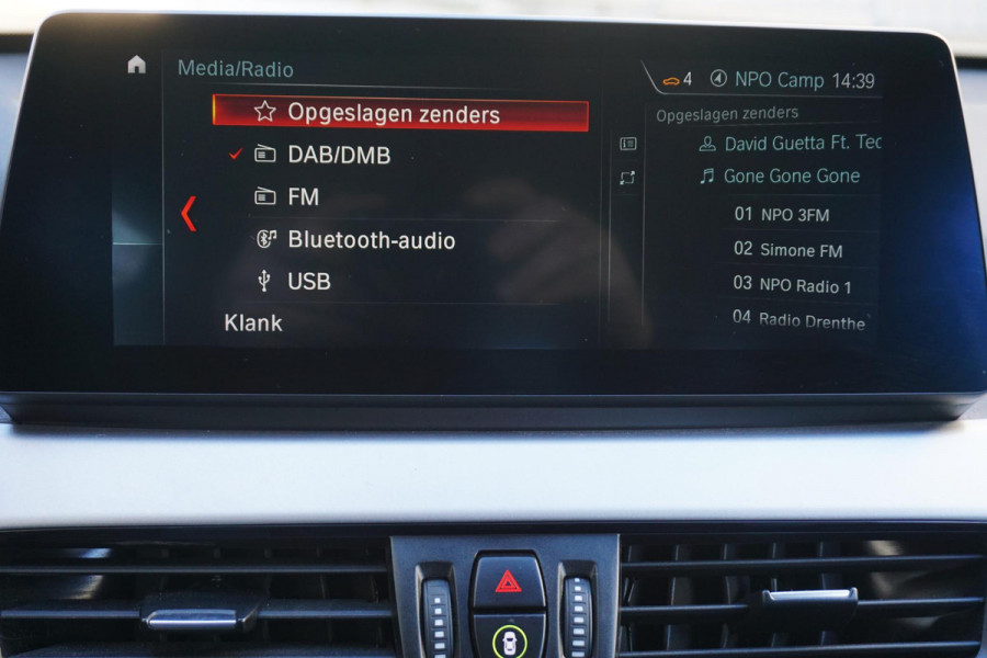 BMW X1 sDrive20i Executive Edition/Head-Up/Sportstoelen/ LED/Trekhaak.