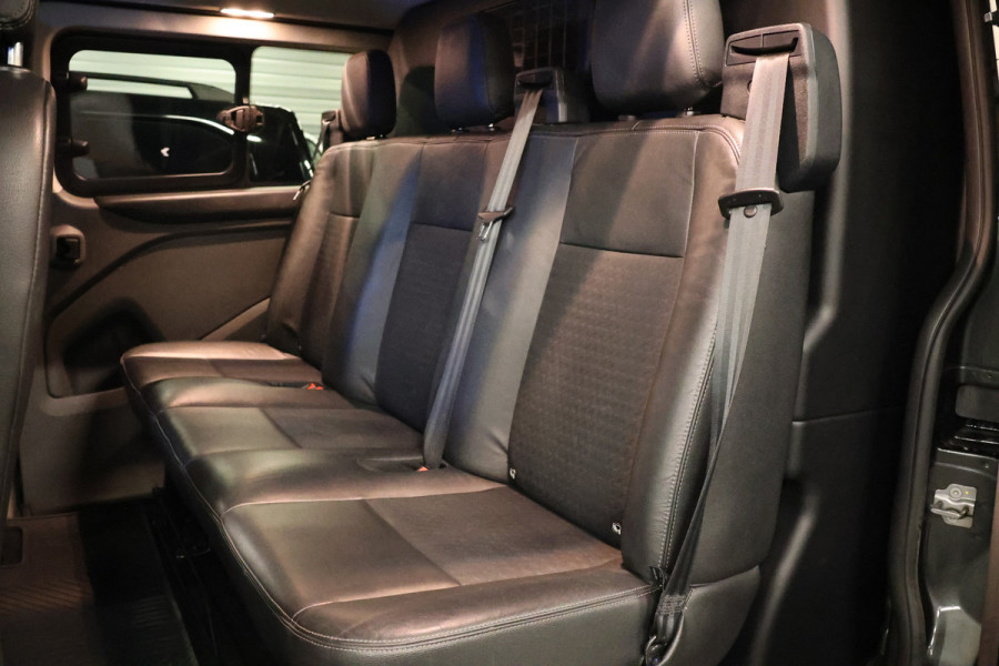 Ford Transit Custom 310 2.0 TDCI Sport DC 170 PK | Navigatie | Camera | CarPlay | Blind Spot | Alarm Klasse 3 | Rijstrooksensor | Trekhaak | L+R Schuifdeur | Maxton spoilerkit | Dubbel cabine | NAP Logisch | NL Auto | Nieuwe APK