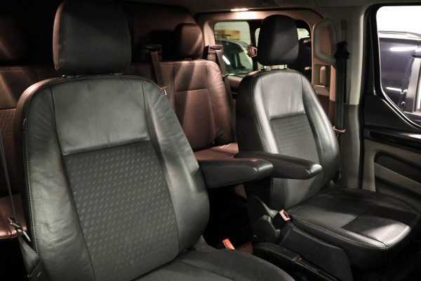 Ford Transit Custom 310 2.0 TDCI Sport DC 170 PK | Navigatie | Camera | CarPlay | Blind Spot | Alarm Klasse 3 | Rijstrooksensor | Trekhaak | L+R Schuifdeur | Maxton spoilerkit | Dubbel cabine | NAP Logisch | NL Auto | Nieuwe APK