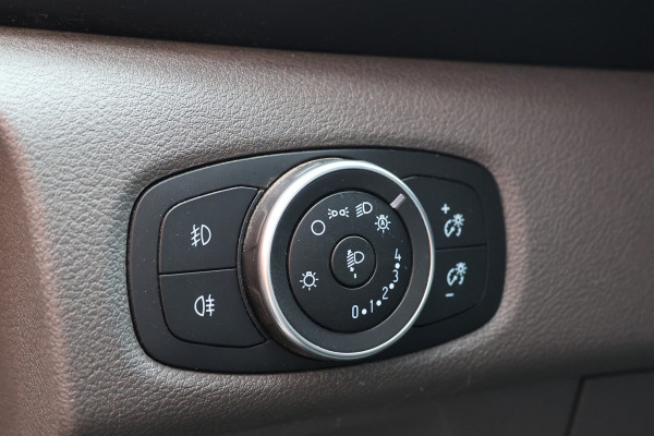 Ford Transit Custom 310 2.0 TDCI Sport DC 170 PK | Navigatie | Camera | CarPlay | Blind Spot | Alarm Klasse 3 | Rijstrooksensor | Trekhaak | L+R Schuifdeur | Maxton spoilerkit | Dubbel cabine | NAP Logisch | NL Auto | Nieuwe APK