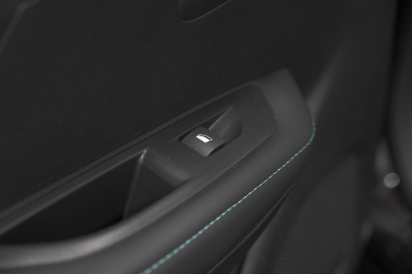Peugeot e-208 EV Allure 50 kWh | 3 Fase Laadfunctie | Parkeersensoren | Apple Carplay