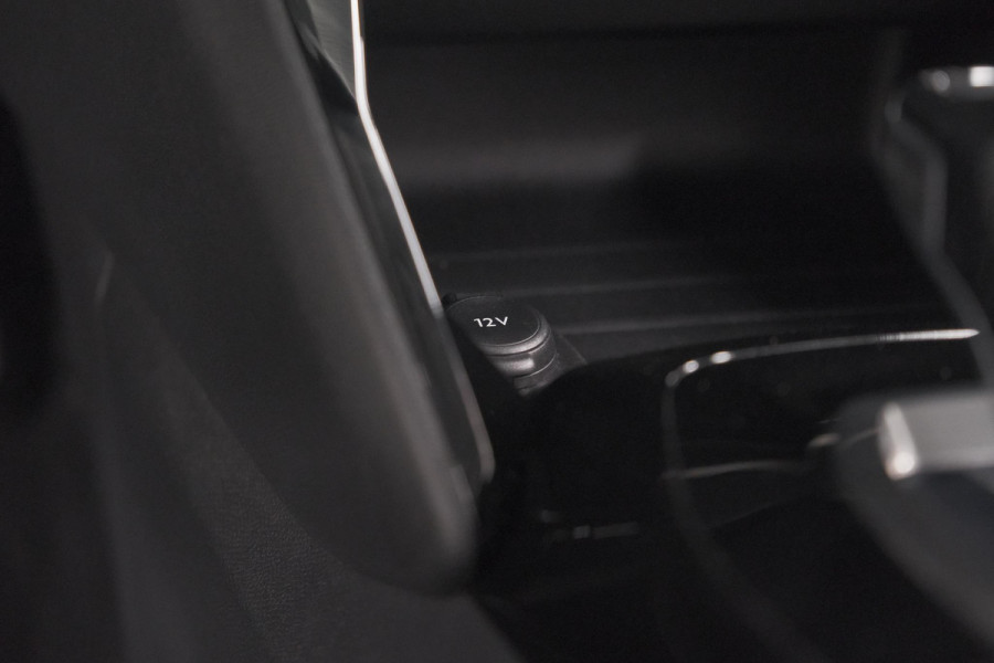 Peugeot e-208 EV Allure 50 kWh | 3 Fase Laadfunctie | Parkeersensoren | Apple Carplay