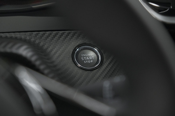 Peugeot e-208 EV Allure 50 kWh | 3 Fase Laadfunctie | Parkeersensoren | Apple Carplay