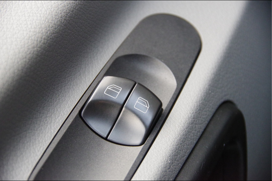 Mercedes-Benz Sprinter 519 3.0 V6 KIPPER 3 ZIJDIG, OPEN LAADBAK, 3.5T TREKHAAK, DUBBELLUCHT, AIRCO, CRUISE, MF STUURWIEL, PICK-UP ,PICKUP