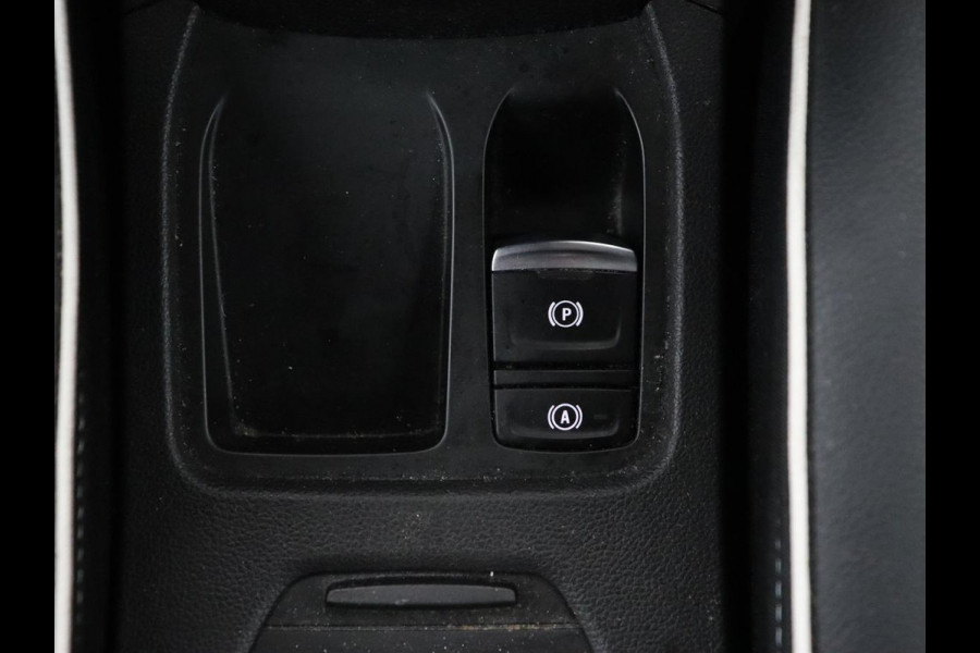 Renault Clio 1.6 E-Tech Hybrid 140 Intens | Stoelverwarming | Camera | Carplay | Stuurverwarming | Half leder | Full LED | Navigatie | Climate control | Cruise control | Parkeerhulp