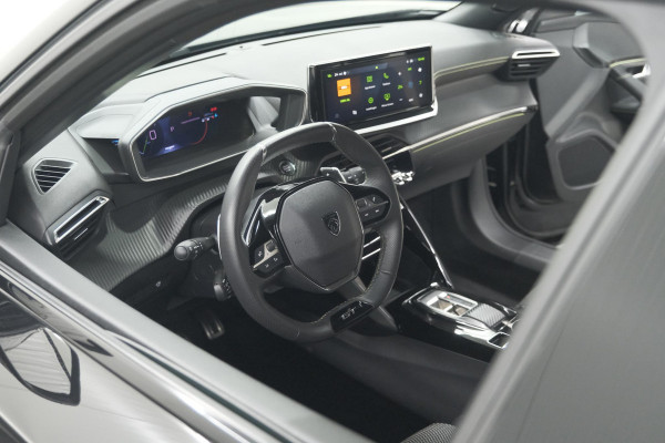 Peugeot 2008 PureTech 130 EAT8 GT | Camera | Parkeersensoren | Apple Carplay
