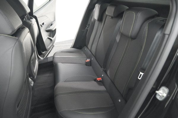 Peugeot 2008 PureTech 130 EAT8 GT | Camera | Parkeersensoren | Apple Carplay
